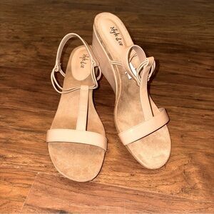New Style & Co. Woman’s Mulan Beige Faux Leather T-Strap Wedge Sandals Size 10 M